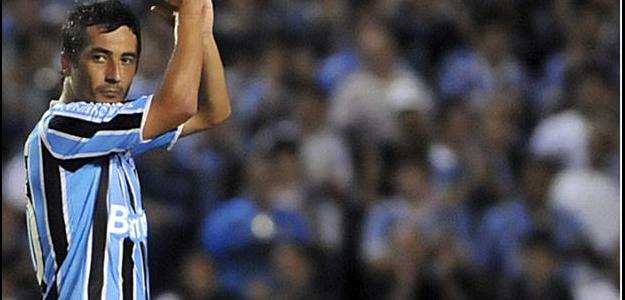 Após três anos longe do Sul, Douglas voltará a vestir a camisa do Grêmio em 2015