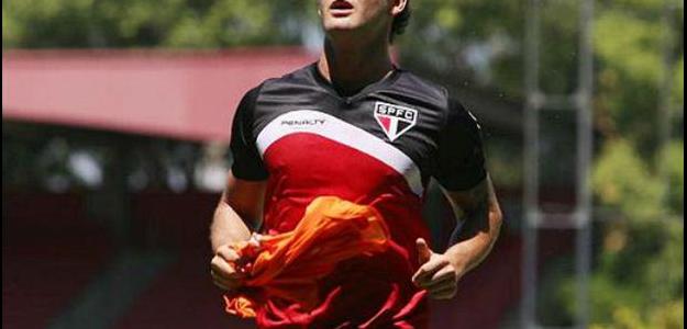Alexandre Pato segue emprestado ao Tricolor até dezembro de 2015 