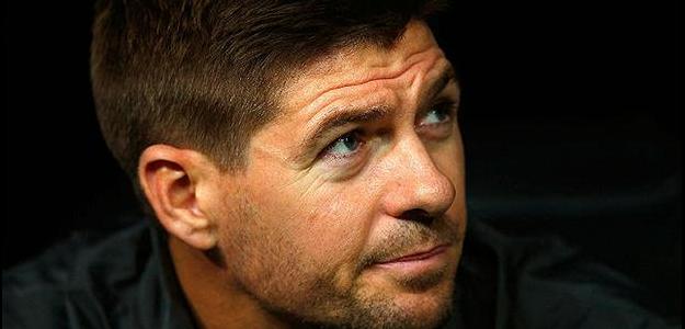 Desejado por outros clubes, meia Steven Gerrard tem futuro incerto no Liverpool 